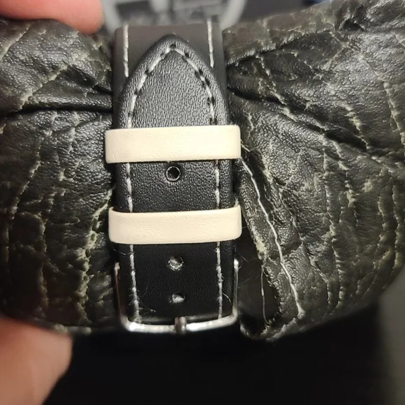 Watch - Picture 6 of 10